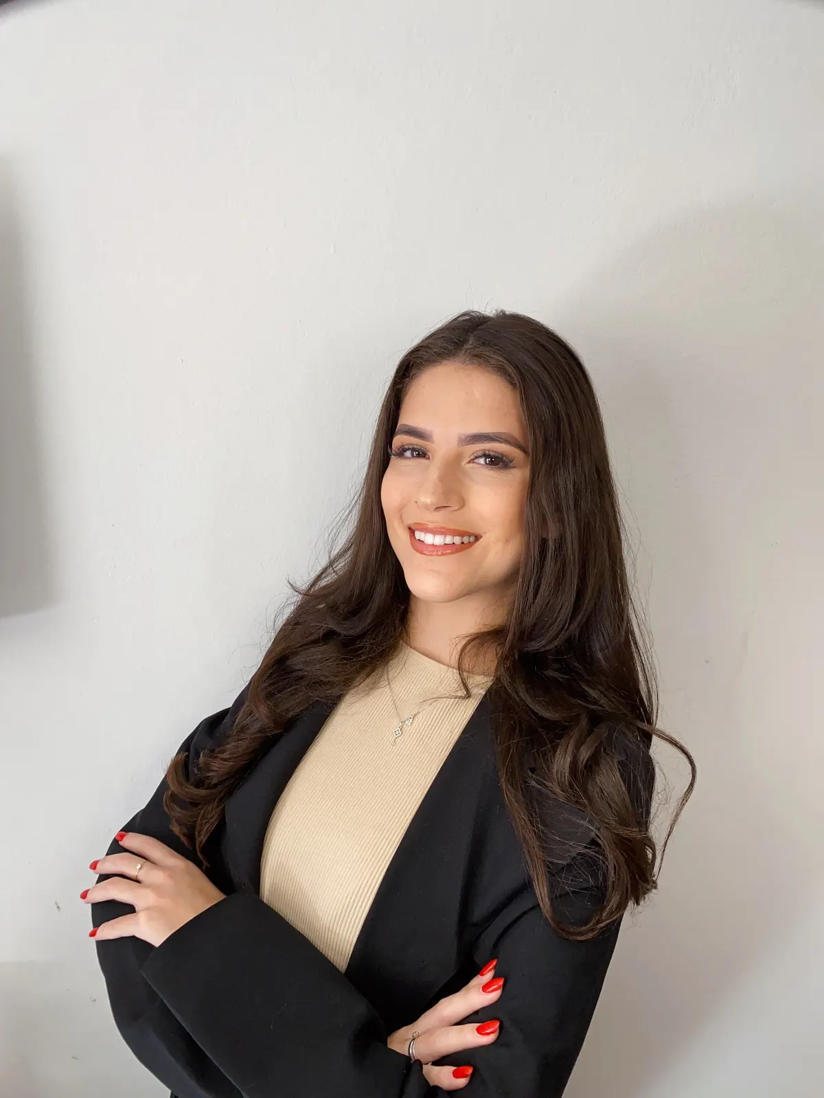 Emily Lima, designer de sobrancelhas